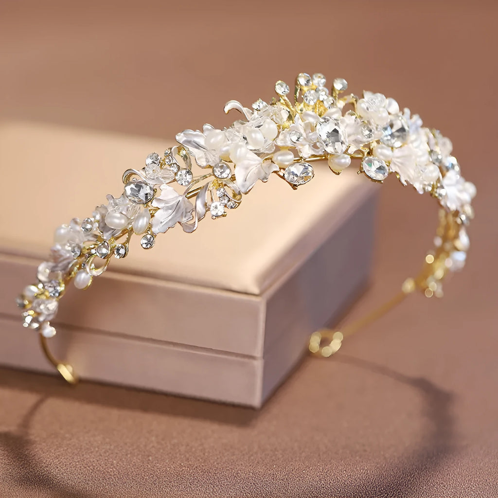 Gold and silver alloy pearl crown headdress for women's weddings and formal events.
