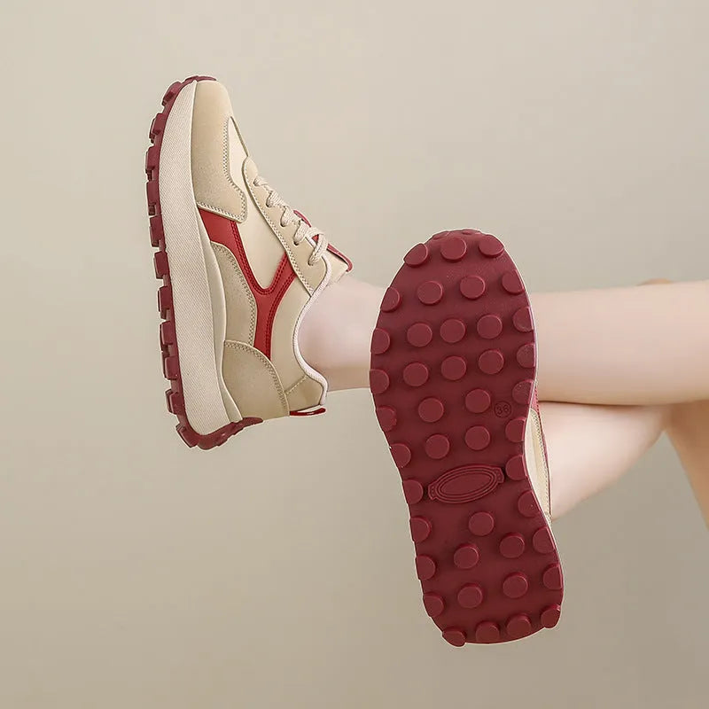 Women's platform sports running shoes in card black colour with rubber sole and front lace-up design