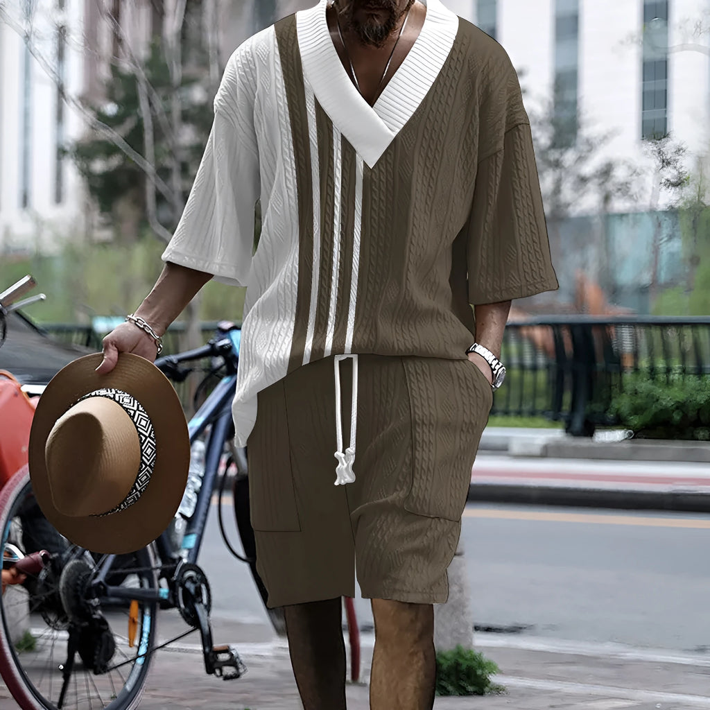 Men's printed drop-shoulder knitted shorts suit with short-sleeved top and matching shorts in chemical fibre blend fabric