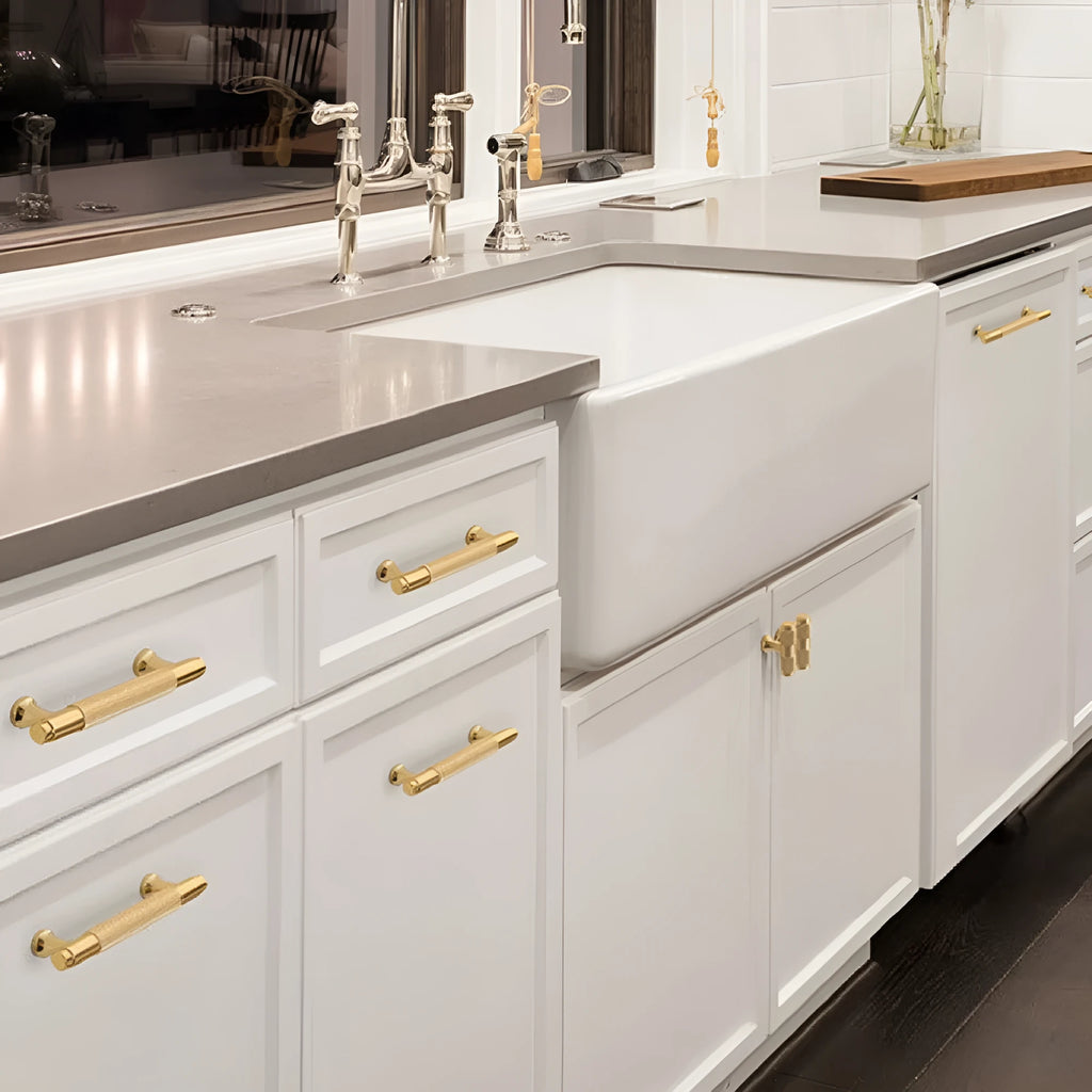 Brushed brass aluminium furniture handle with European light luxury design for cabinets