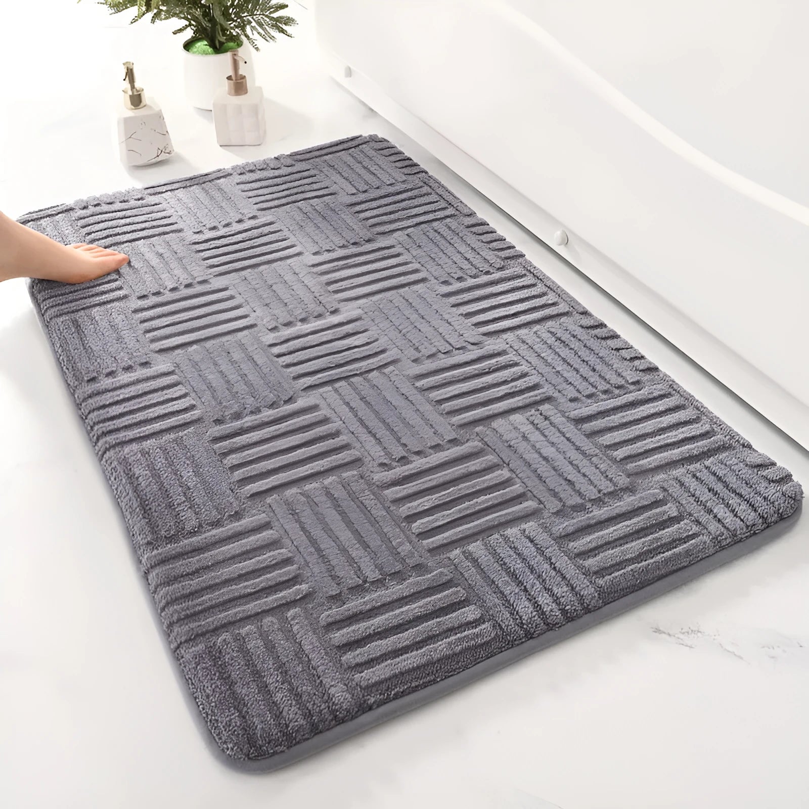 Solid colour woven polyester fibre bathroom non-slip floor mat in beige, square shape, 40x60cm