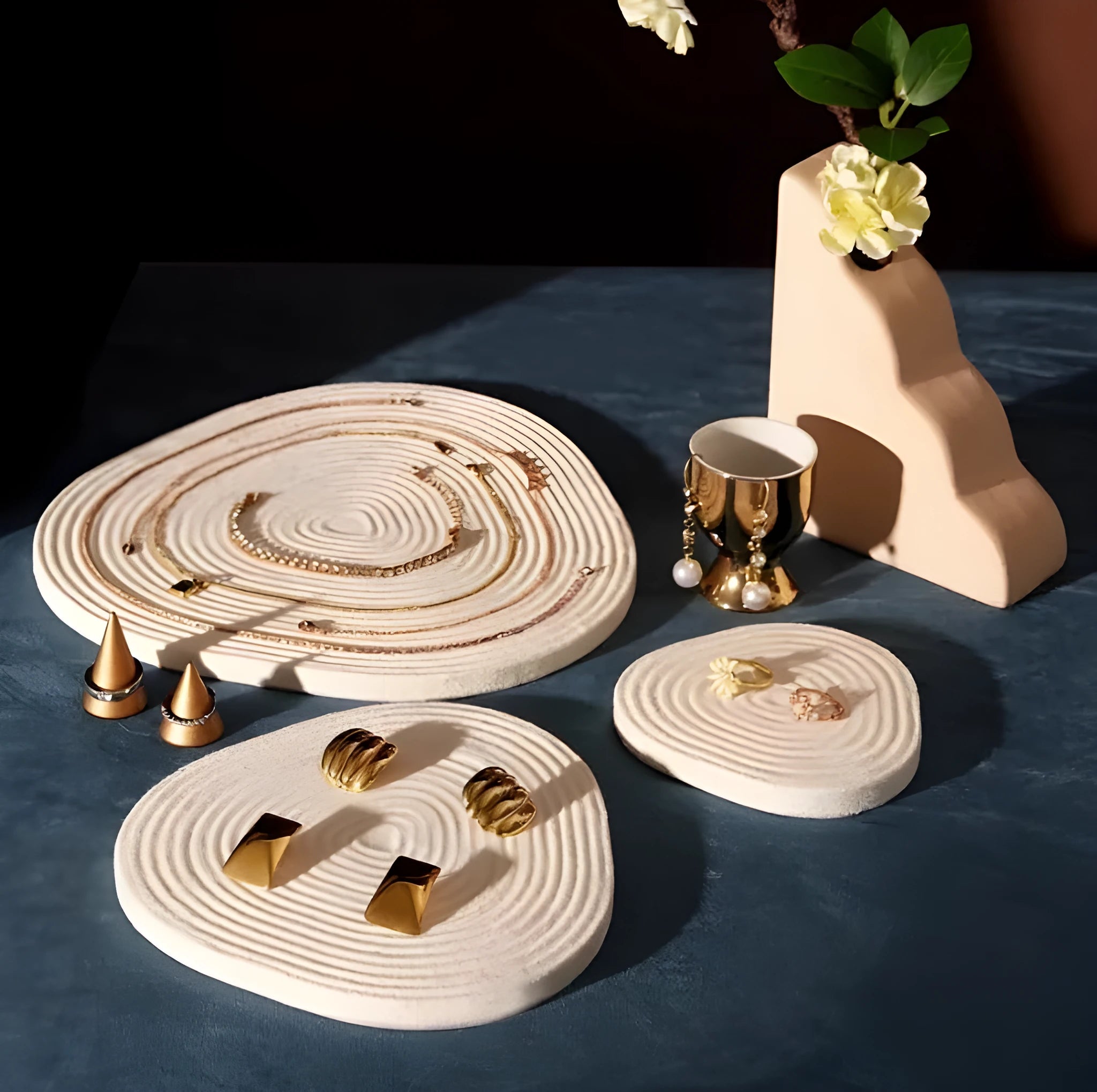 Jewelry Display Stand Multi-Color Flannel Tree Wheel Necklace Bracelet Display Tray Available in Small 12x11.5cm, Medium 18cm, Large 25cm Black Dark Grey Forest Green Brown White Milk Brown Flannel for Organising Jewellery
