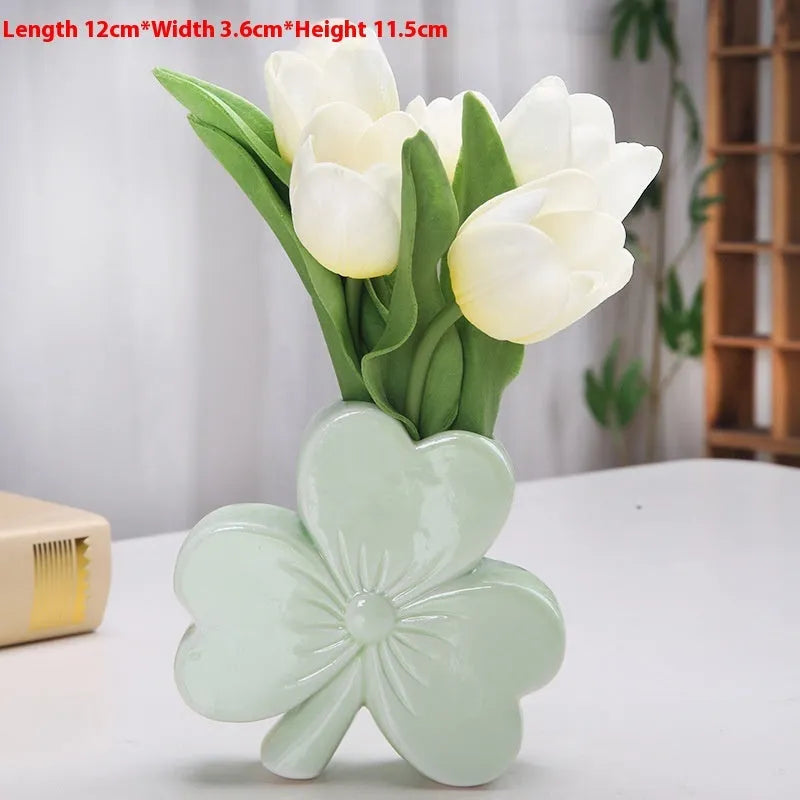 Clover ceramic vase in European style with white porcelain construction