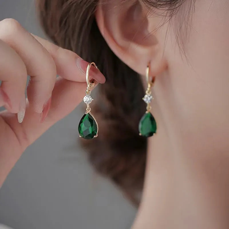 Emerald green geometric teardrop alloy earrings with clip-on back fittings