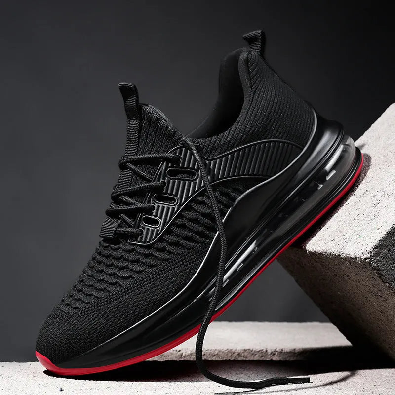 Men's black mesh running shoes with rubber sole and front lace-up fastening
