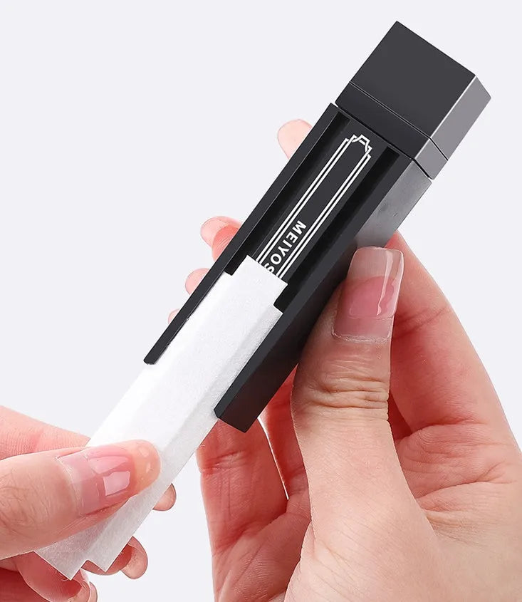Disposable mobile phone screen cleaner pack with 40 wipes in black packaging for portable device hygiene