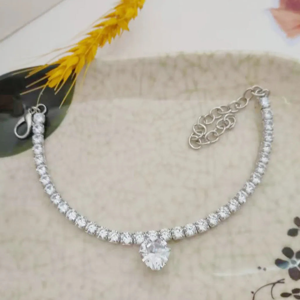 Rhinestone heart-shaped decorative collar for dogs and cats in metallic colours