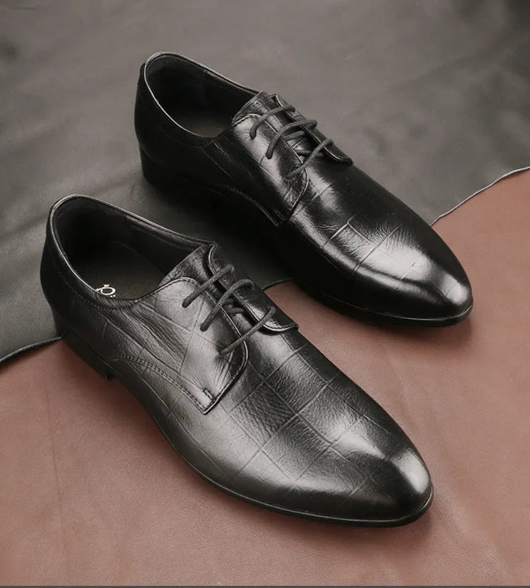 Men's black formal derby shoes with checkered cowhide vamp and pointed leather toe.
