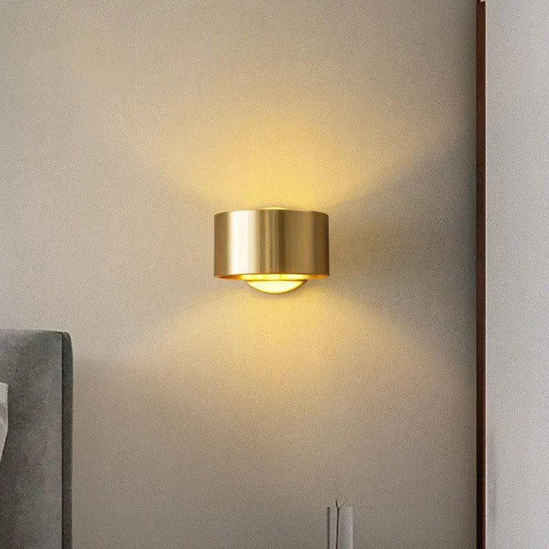 Modern simplicity copper wall lamp in gold or black finish with adjustable 4000K/3000K lighting