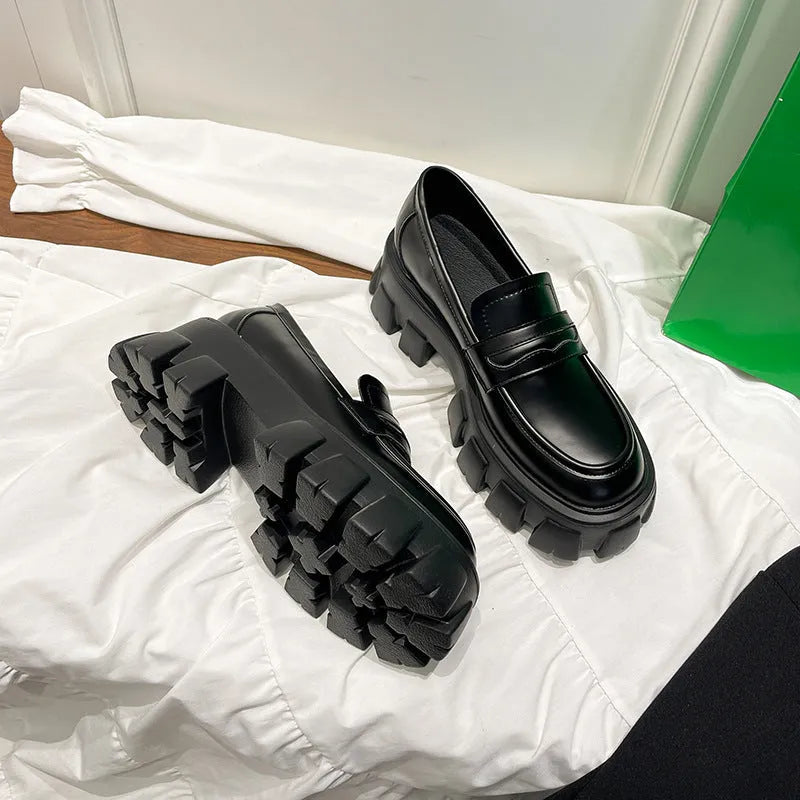 British style wide fit loafers with muffin heel in patent leather