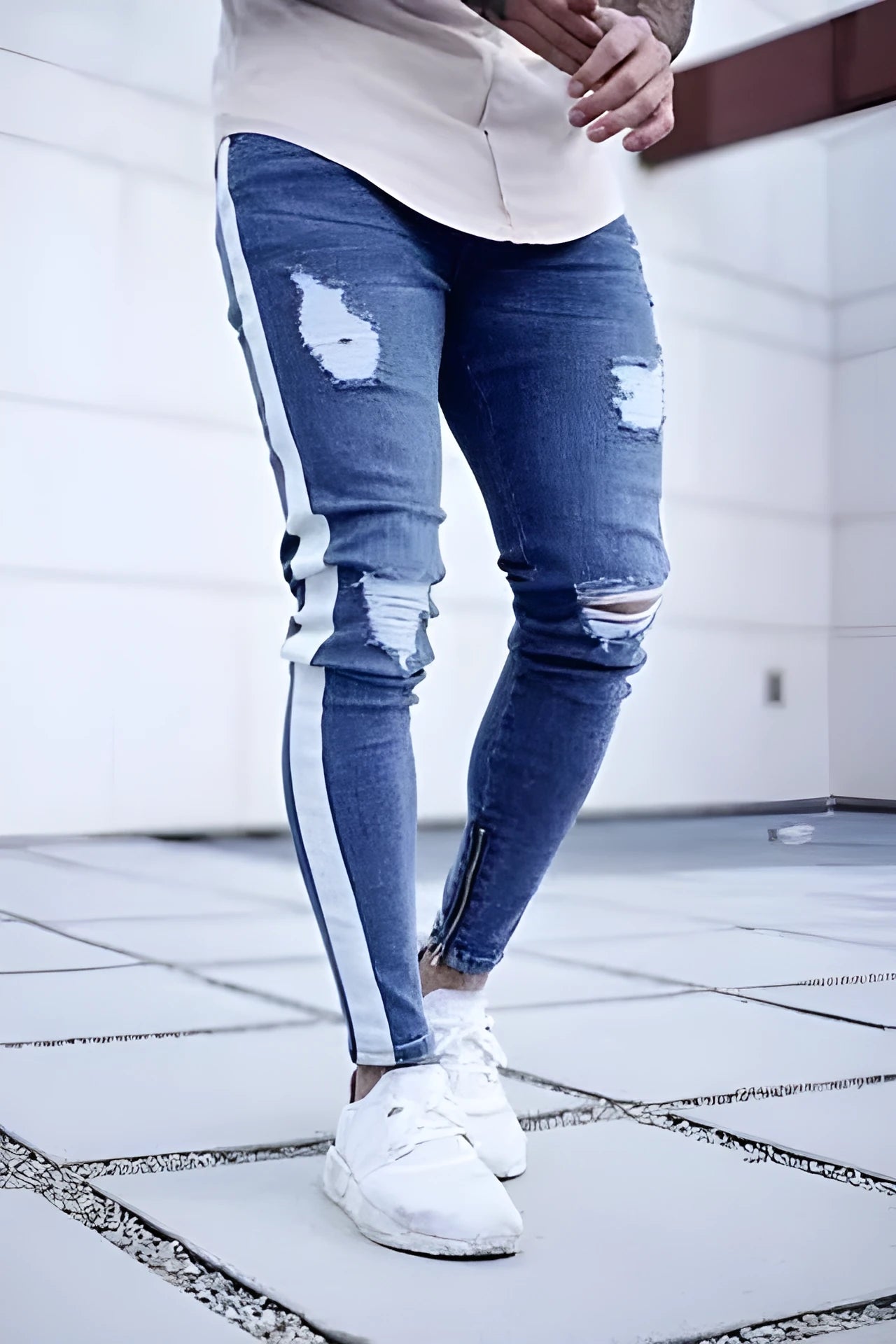 Men's light blue ripped nostalgic jeans with zipper fly, casual leisure fit, cotton-spandex denim, Asian sizing 28-38
