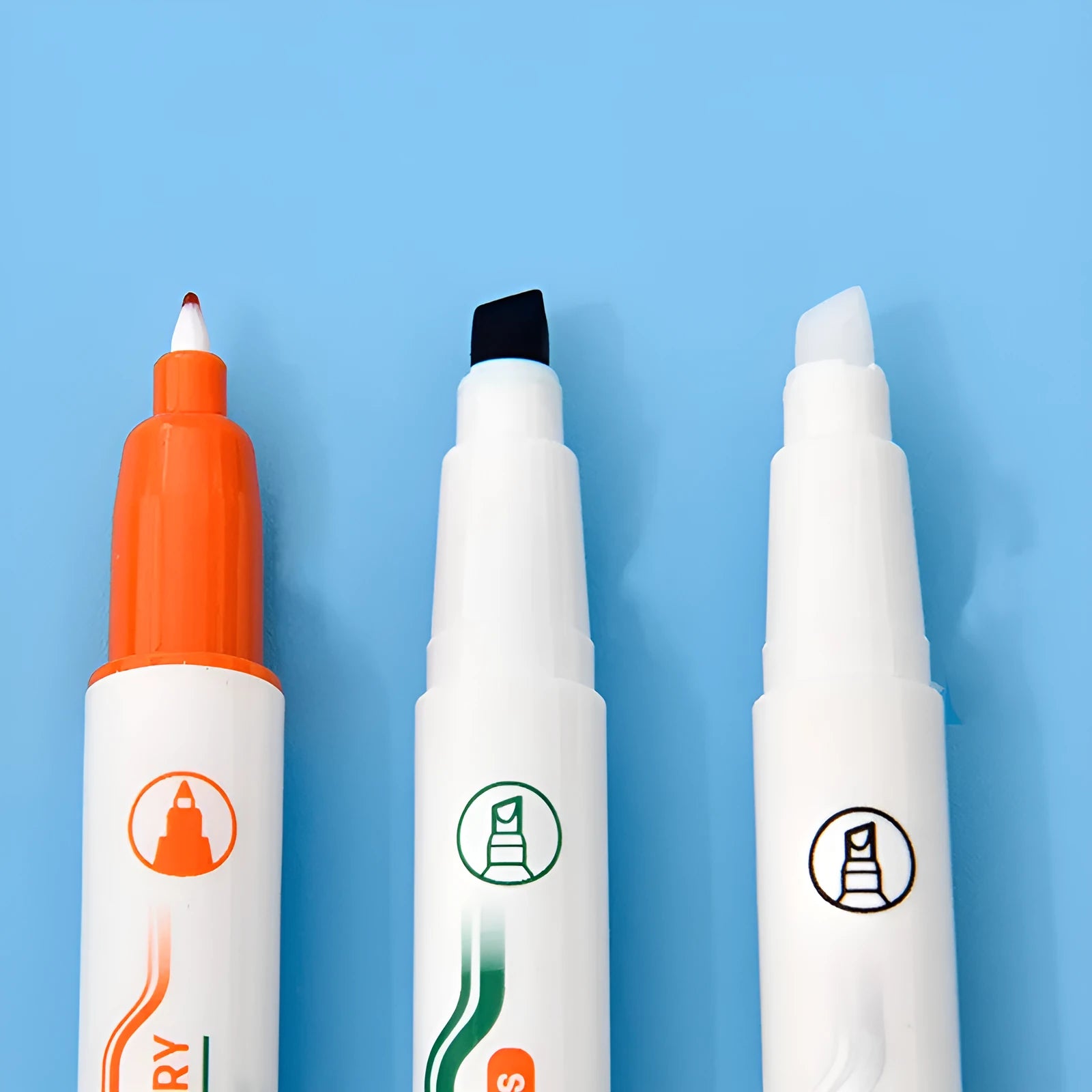 Erasable highlighter review pen set in green with plastic stem and oblique tip, card packed