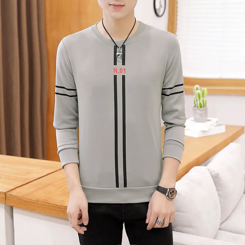 Mens printed long-sleeve T-shirt in black with stripe pattern, round neck, straight fit on model