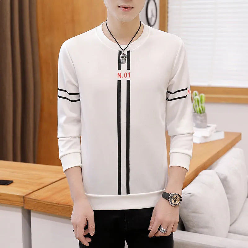 Mens printed long-sleeve T-shirt in black with stripe pattern, round neck, straight fit on model