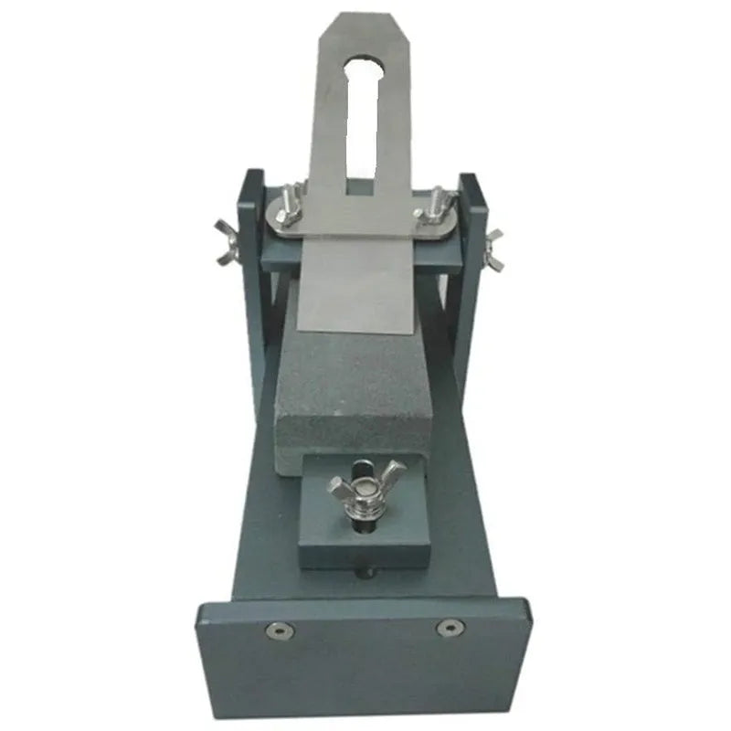 Fixed angle sharpening tool for woodworking knives and chisels with aluminium alloy construction