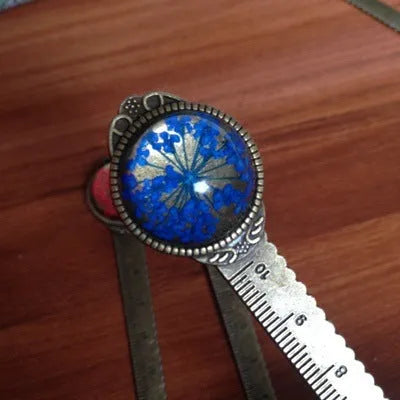 Handmade dried flower gypsophila ruler bookmark measuring 12 cm with lace flowers, daffodils, and clovers