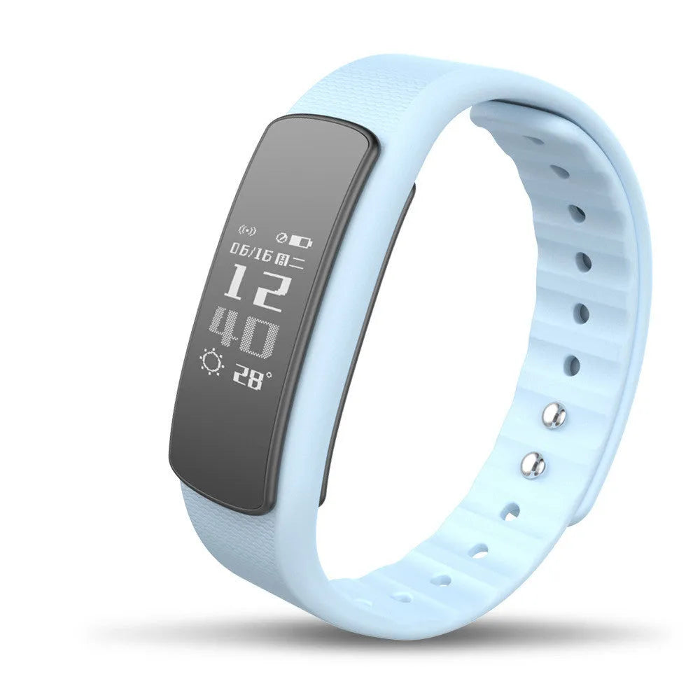 I6 smart sports bracelet with 0.96 inch touch screen in black or green colour on wrist