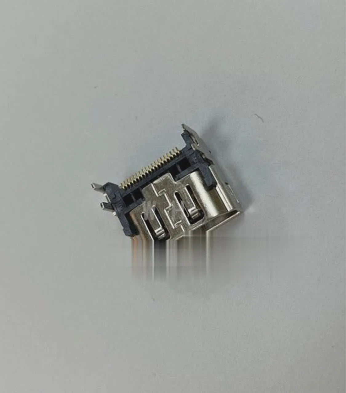 Silver HDMI host socket interface connector for gaming machine accessories