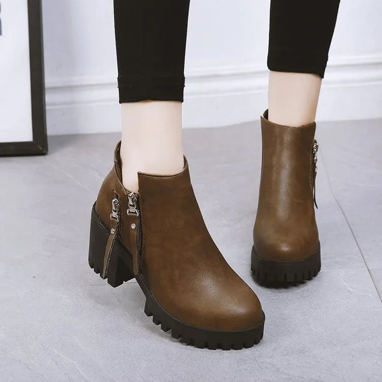 Women's chunky heel platform booties with rivets in artificial PU, black, mid-calf sock length, 9.5cm heel