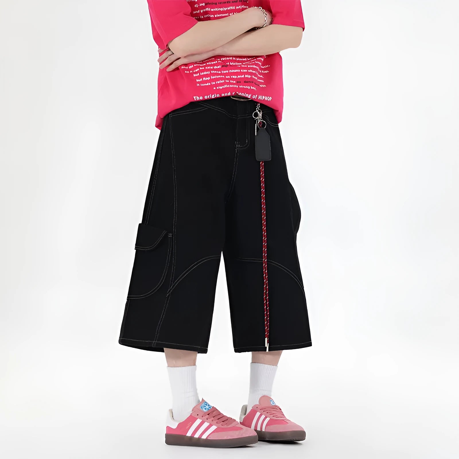 Retro denim workwear shorts with multiple pockets in wide-leg cropped fit