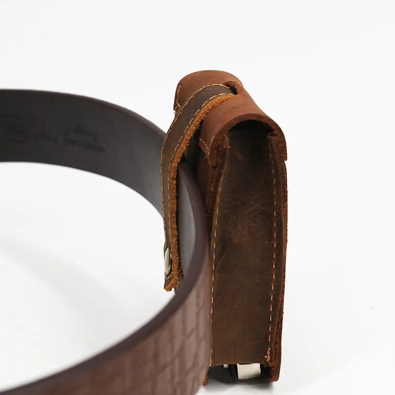 Crazy Horse leather key case in dark brown with keys inserted, measuring 7 cm by 11.5 cm