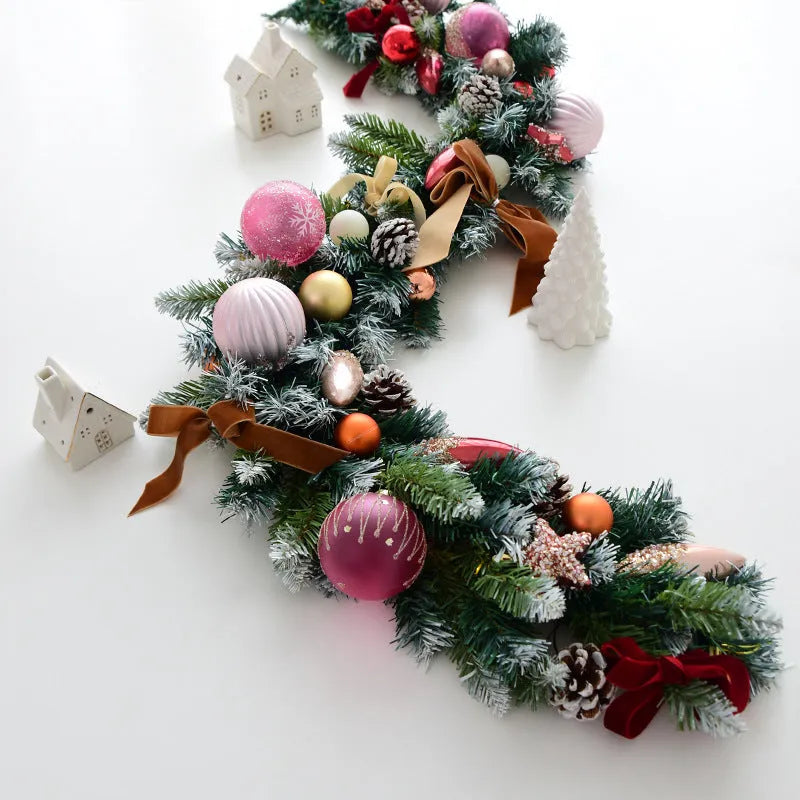 Large 135cm European style rattan leaf Christmas wall hanging decoration with gold red flowers and pine needles