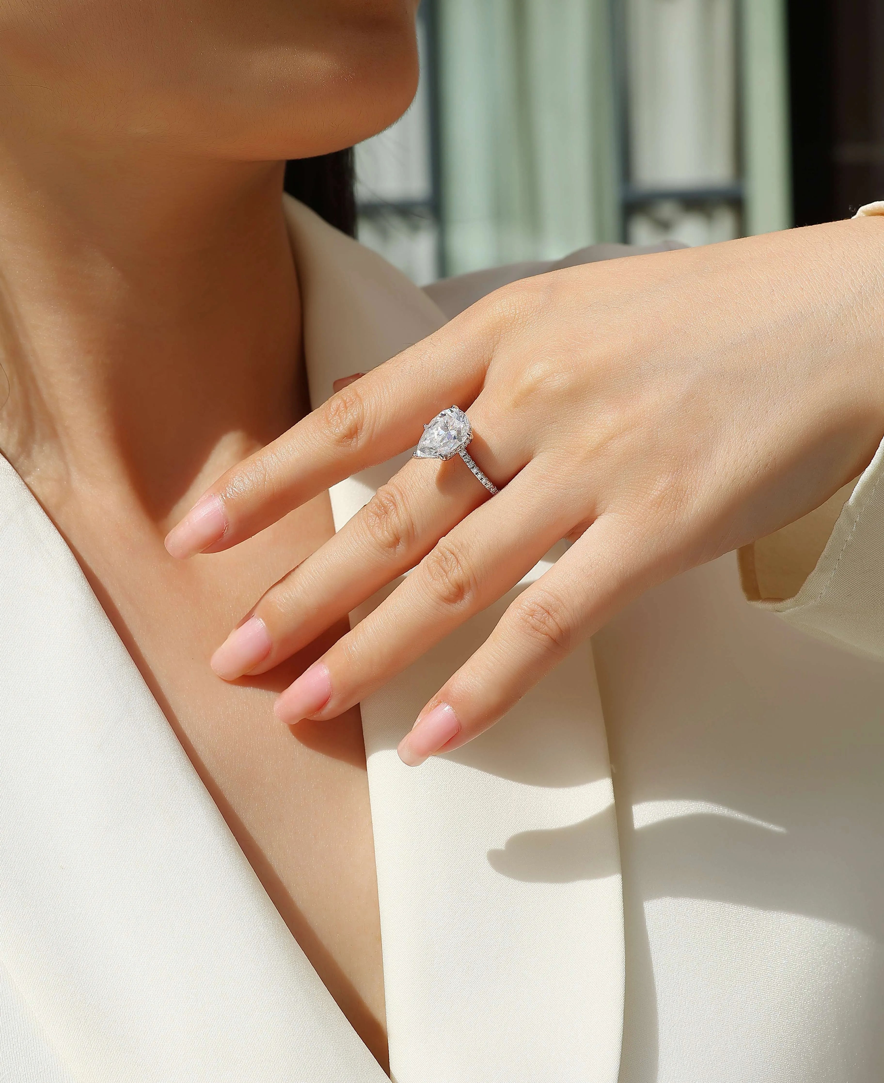 Light And Shadow wedding ring set with pear-shaped moissanite 9x13mm on silver platinum-plated band