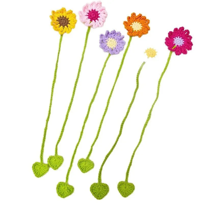 Hand-crocheted wool bookmark with little daisy design and flexible wire core in small size