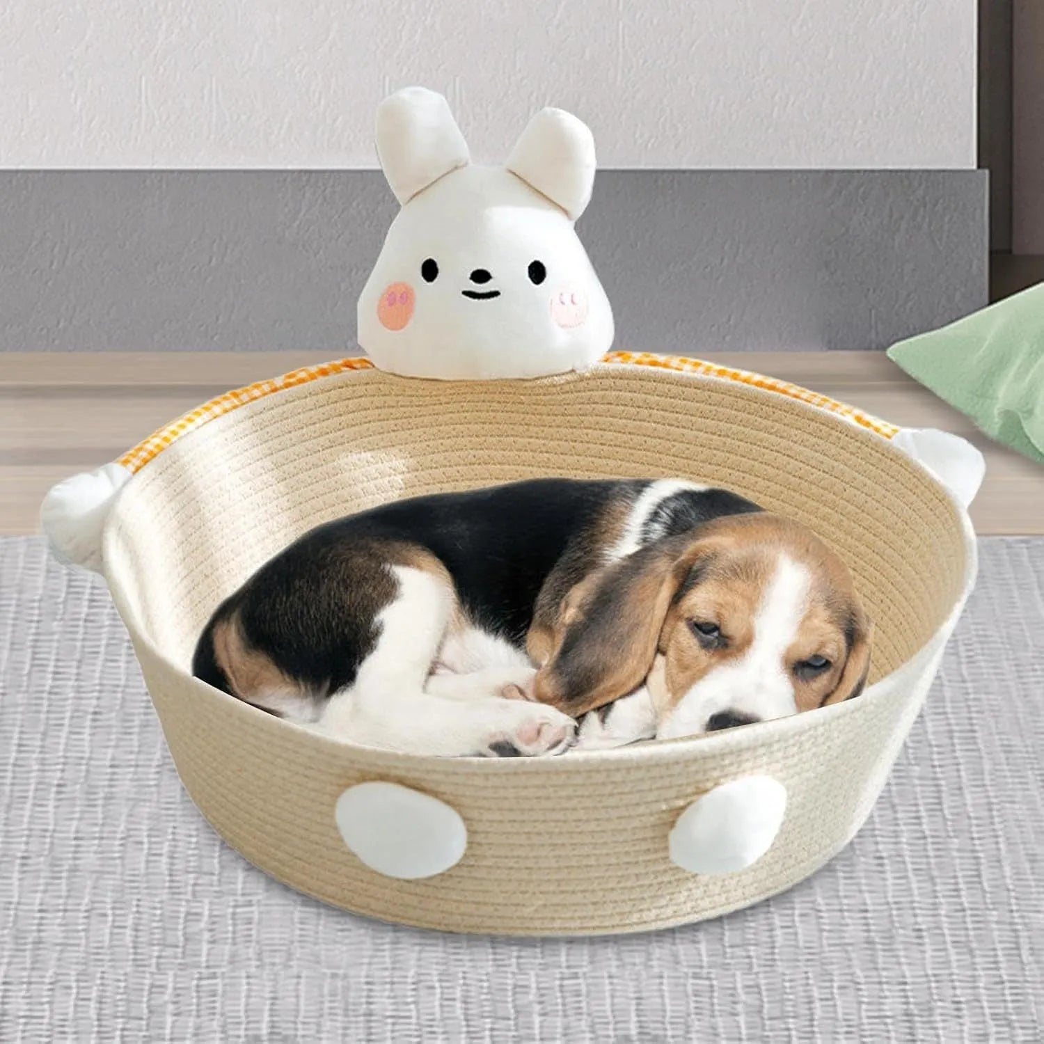 Woven cotton rope cat bed basket with integrated scratch pad in bear design
