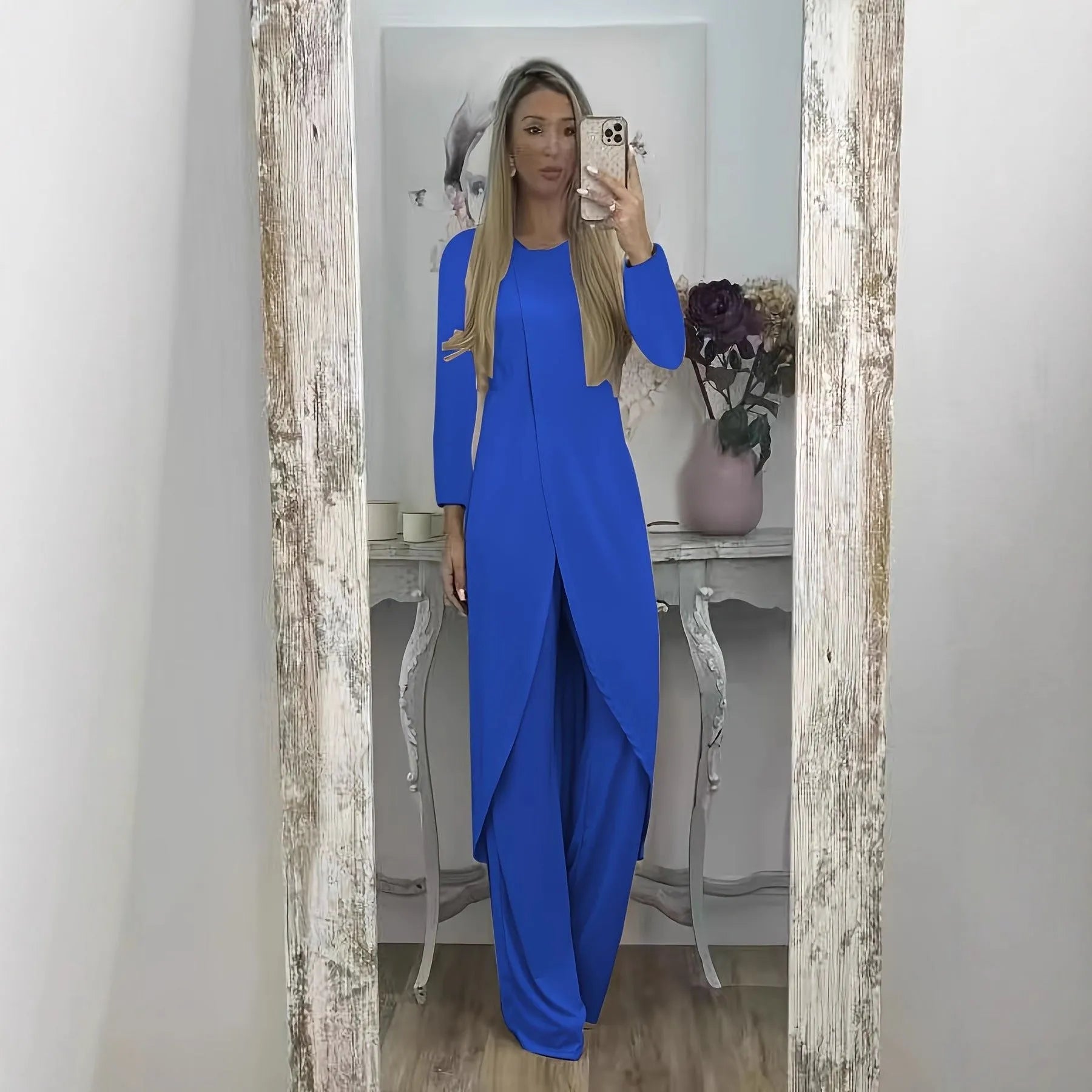 Casual two-piece outfit with long sleeve top and loose trousers in black, blue or khaki