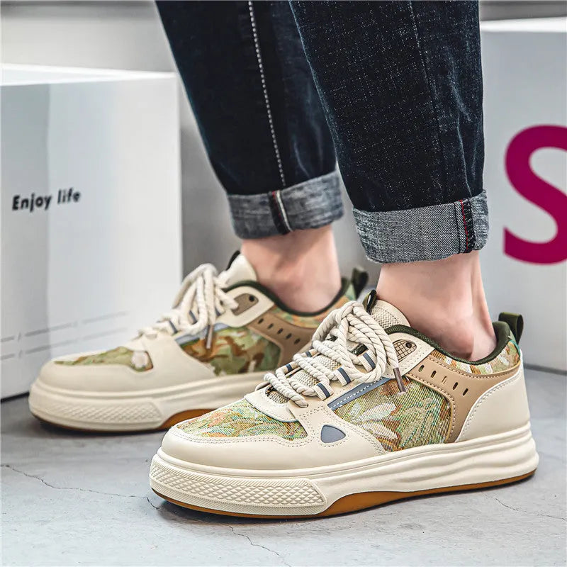 Canvas casual trainers in Milan green with flat heel and round toe design