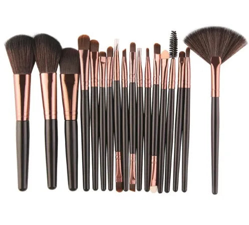 MAANGE 18 piece makeup brush set with fan-shaped cosmetic tools and sponge applicators