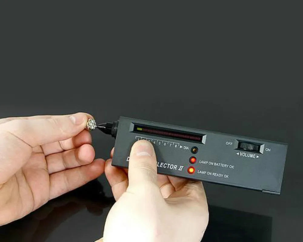 Black diamond thermal conductivity tester with metal probe measuring 135mm long for gem identification