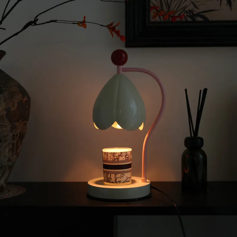 Linglan ancient style melting wax fragrance desk lamp with metal holder in cream white colour.