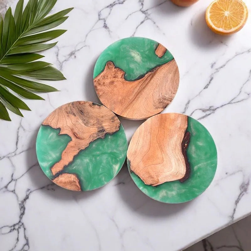 Nordic style wooden coaster with heat insulation resin in green, round tumour design.