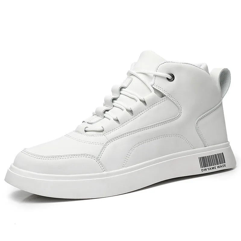 Men's low-top casual board shoes in white or black with flat rubber sole and lace-up front.