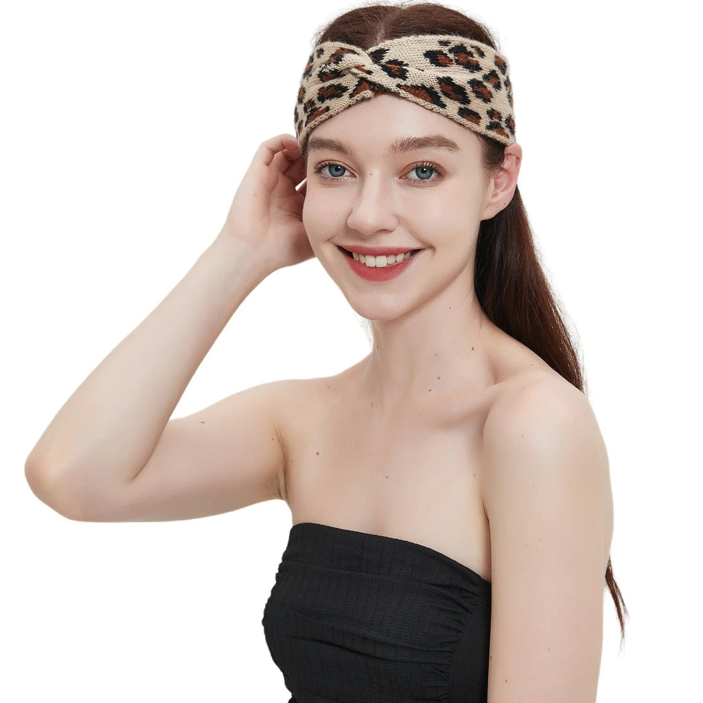 Women's acrylic leopard print bow hair band, 22x10cm, on a plain background