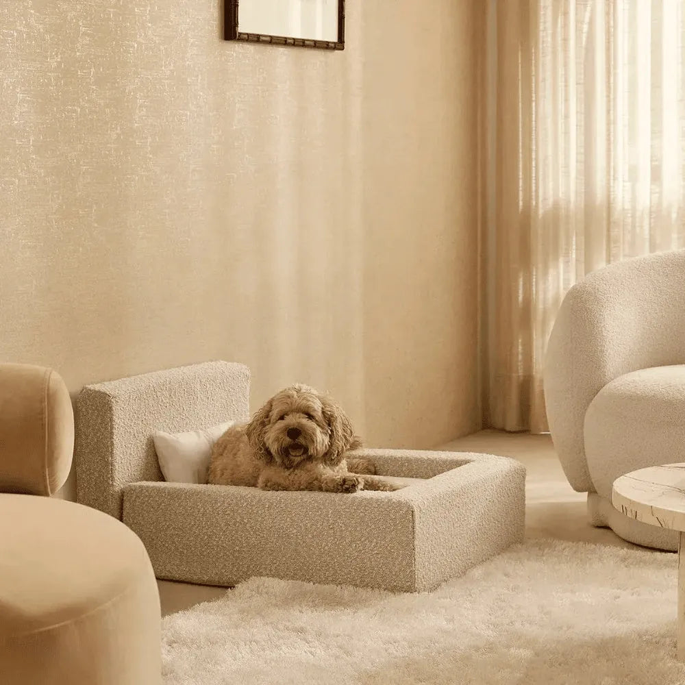 White dog mat with backrest and milk apricot fabric, suitable for small, medium, and large cats and dogs