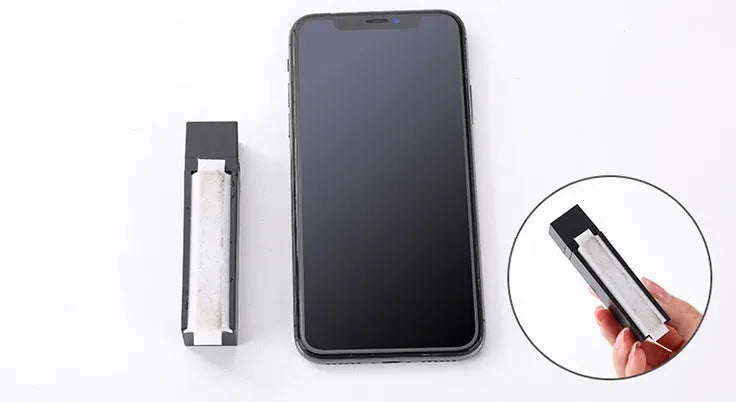 Disposable mobile phone screen cleaner pack with 40 wipes in black packaging for portable device hygiene