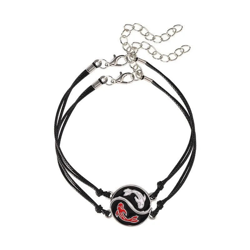 Geometric eight-diagram shaped unisex alloy bracelet with an electroplated finish.