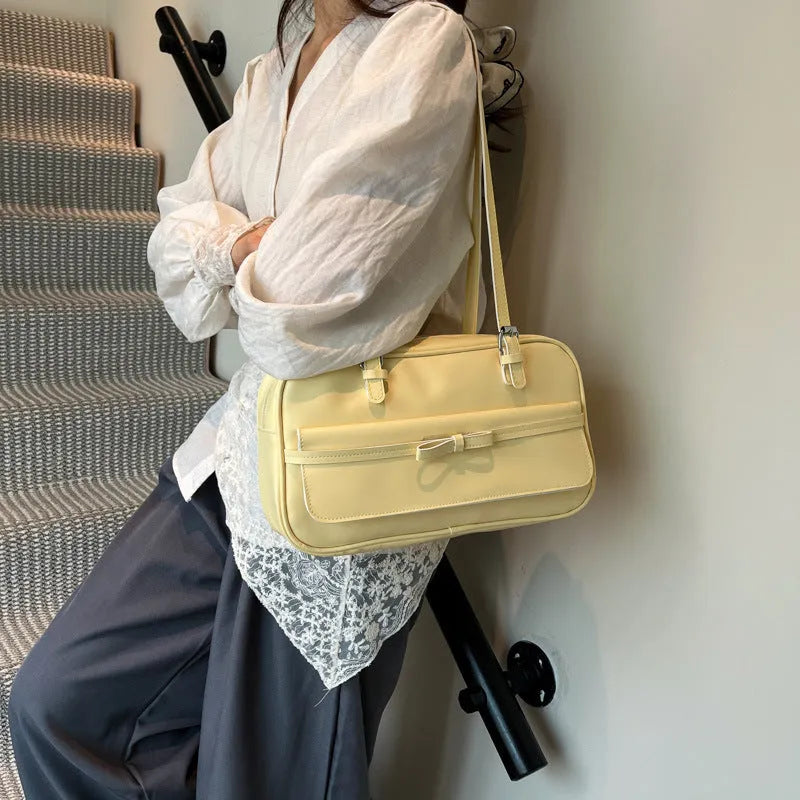 Horizontal square single-shoulder flap bag in PU leather with mobile phone compartment