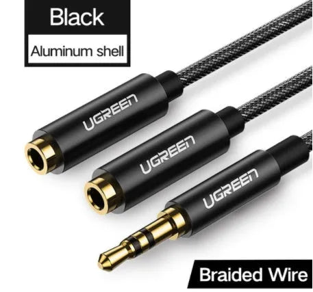 Short 20cm black 3.5mm audio cable with gold-plated plugs for connecting headphones to audio devices.