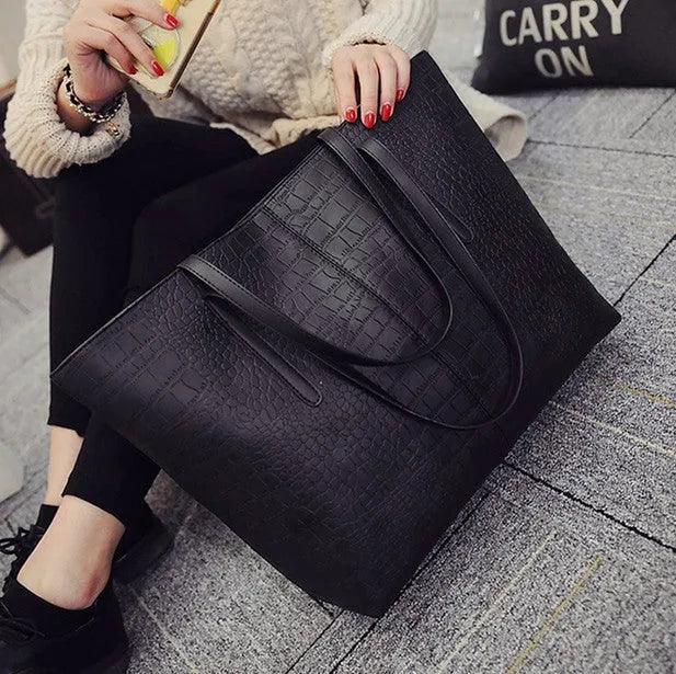 Simple black and grey EuropeShoulder Bag fashion handbag for spring and summer.
