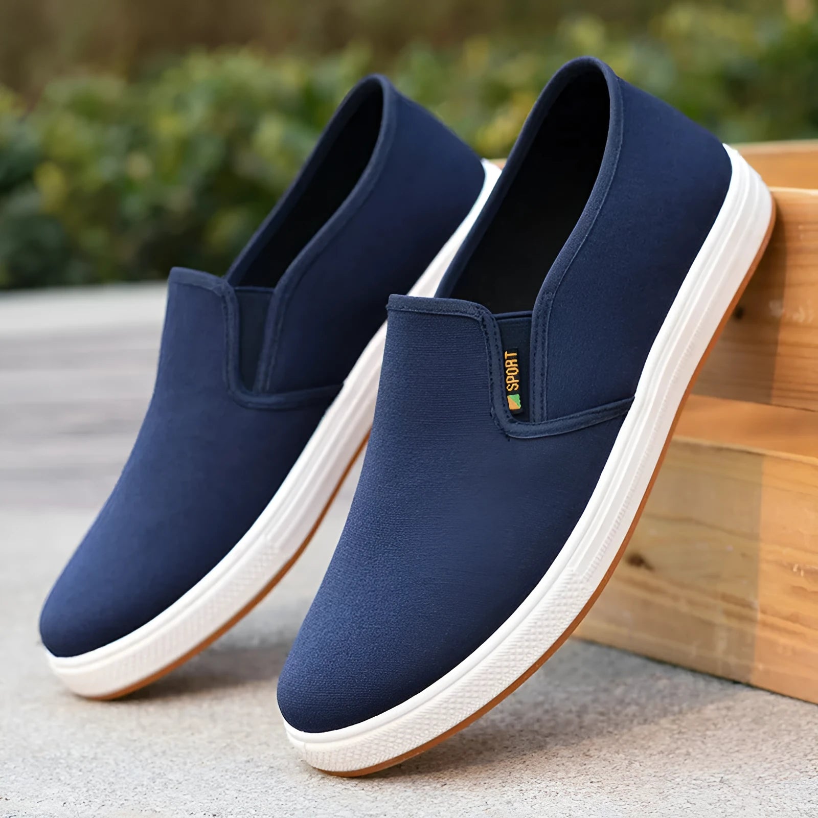 Men's black and blue canvas slip-on cloth shoes with round toe and shallow mouth design