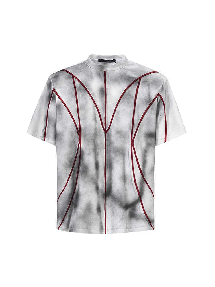 Short sleeve t-shirt with padded shoulders and three-dimensional patchwork design in round neck style