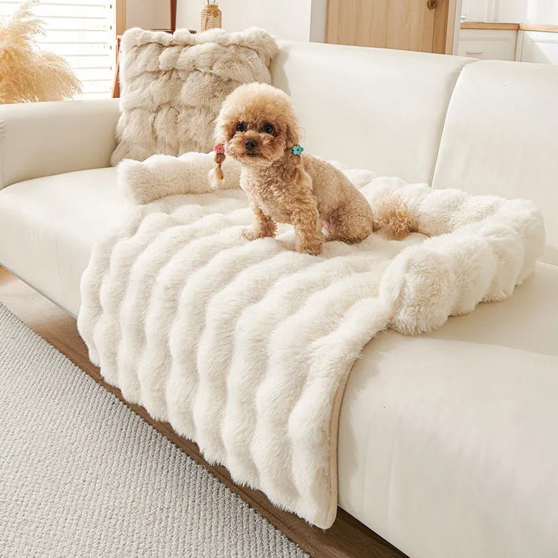 Beige plush thermal non-slip dog mat 75x75cm for winter indoor use