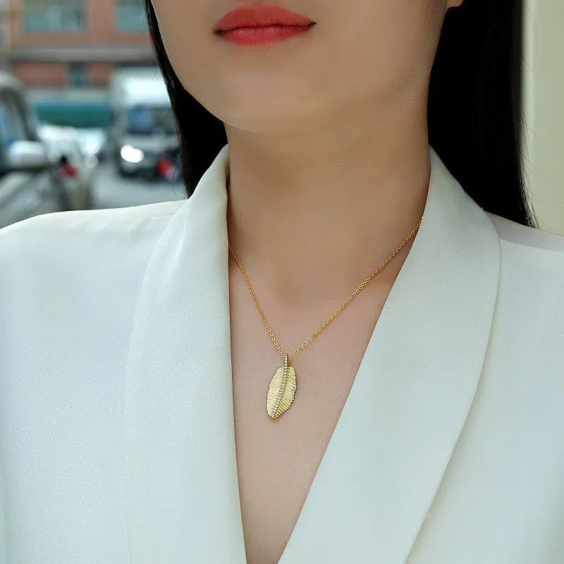 S925 silver moissanite gold leaf pendant necklace with snake chain and adjustable 40+5 cm length