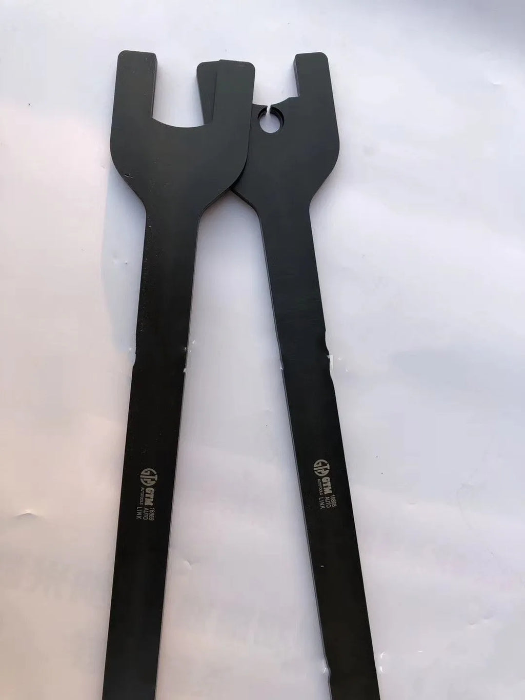 Land Rover fan wrench set showing 36mm and 40mm alloy steel spanners for automotive repair