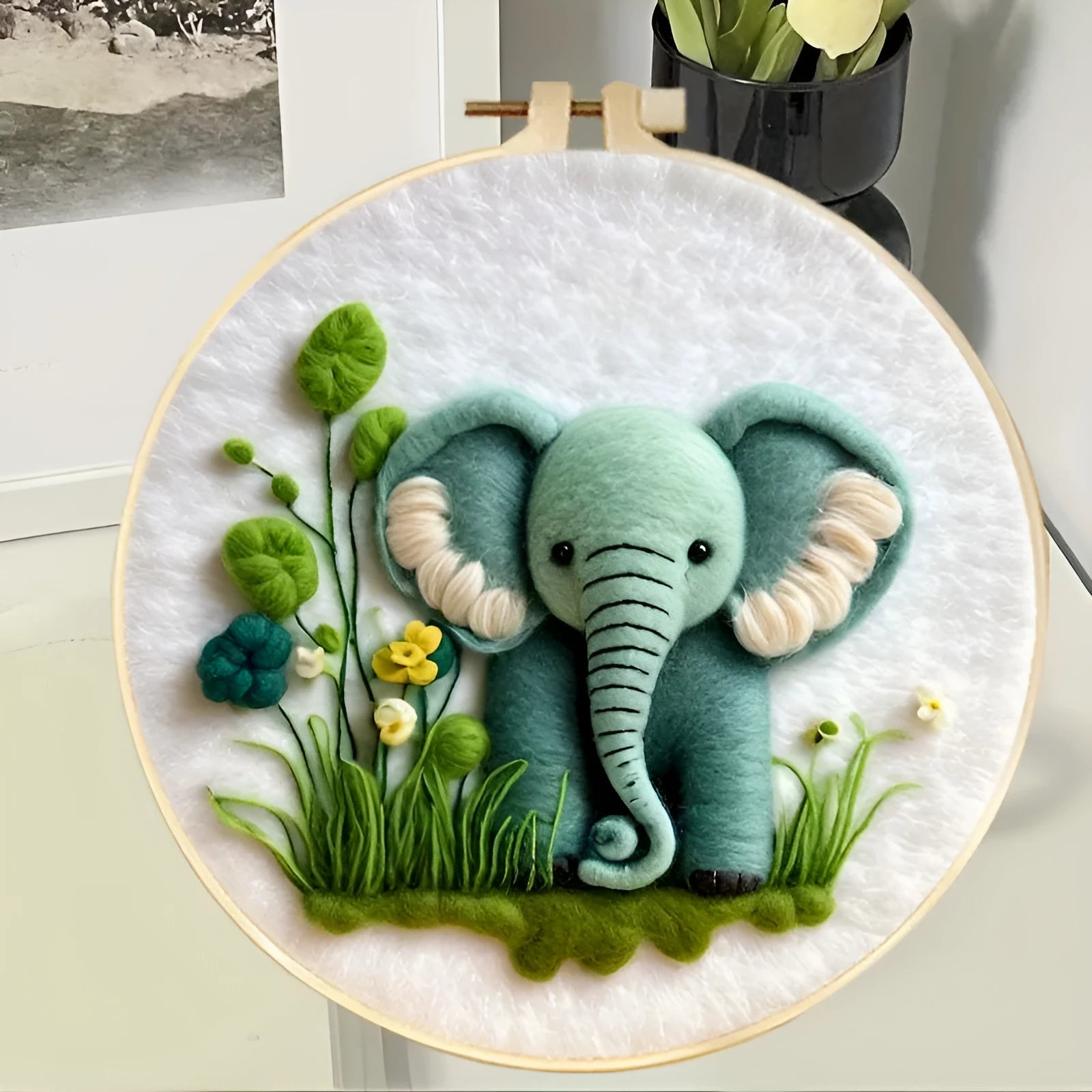 Round linen embroidery kit with wool felt for three-dimensional blanket paintings featuring botanical patterns