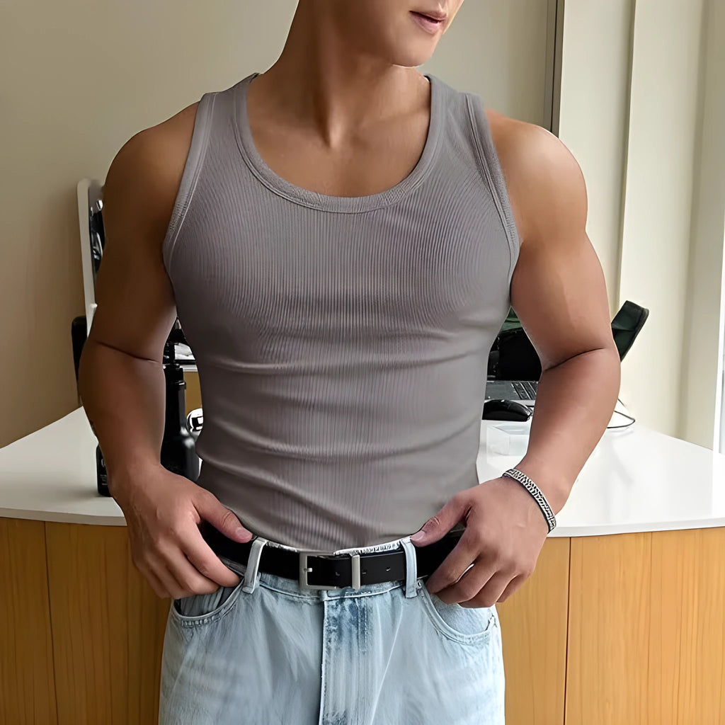 Men's tight fitting round neck sports T-shirt in polyester with wool lining for workouts